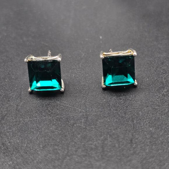 Unknown Jewelry - Sterling Silver Green Glass Stud Earrings Posts 925